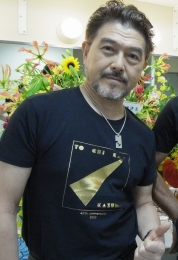 渡辺香津美ギター生活40周年記念"TOCHIKA"Tシャツ